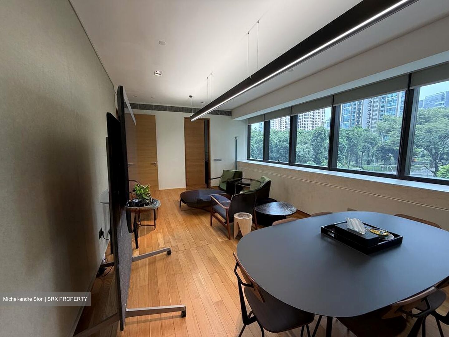 Hana (D10), Office #566790001